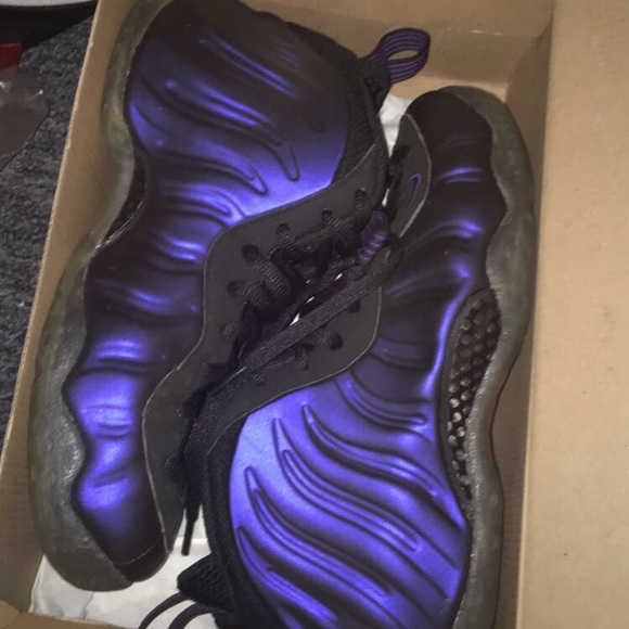 Nike foamposite black/varsity purple - Picture 1 of 2